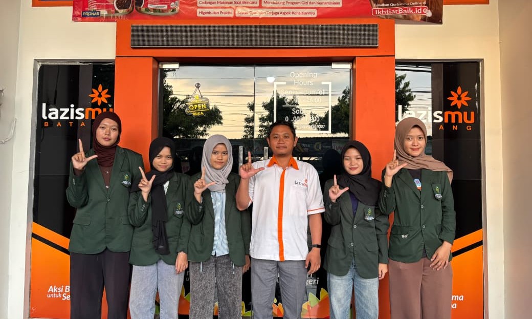 Mahasiswa Semester 4 Program Studi Akuntansi Syariah UIN Gus Dur Pekalongan melakukan kunjungan penelitian mengenai strategi digital fundraising di Kantor Lazismu Batang.