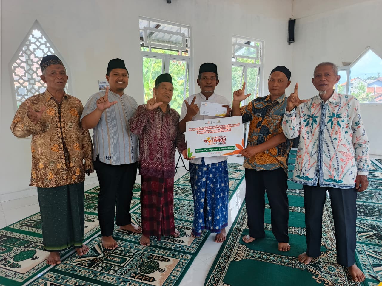 Lazismu Batang bersama Masjid Al-Muttaqin Bandar, JATAM PCM Bandar, dan MPMLH JATAM PDM Batang mengembangkan budidaya ikan lele sebagai program zakat produktif untuk memperkuat ekonomi jamaah.