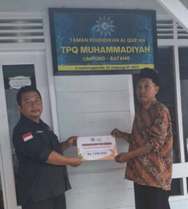Lazismu Batang melalui Kantor Layanan Lazismu Limpung menyalurkan bantuan rehabilitasi Gedung TPQ Muhammadiyah Limpung melalui Program Save Our School serta melanjutkan Program Peduli Guru yang telah berjalan sekitar lima tahun.