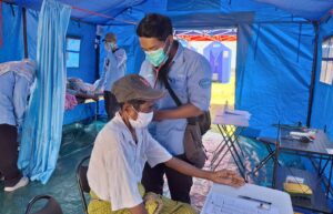 Lazismu bersama EMT Muhammadiyah terus menguatkan layanan kesehatan bagi penyintas gempa NTT. Hingga 28 Agustus, 2.222 pasien telah mendapatkan layanan.